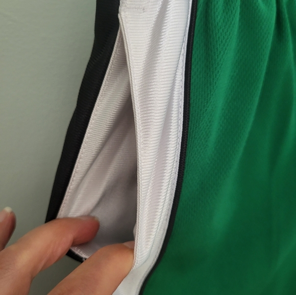 NBA Boston Celtics Basketball Boy's Youth Shorts XL 14 - 16 Patch - Picture 3 of 7